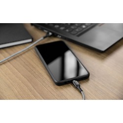 Cable trenzado con conector USB Tipo-C® macho a USB 2.0 A macho