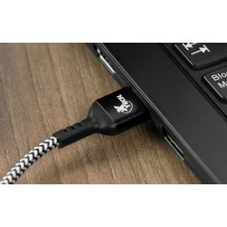 Cable trenzado con conector USB Tipo-C® macho a USB 2.0 A macho