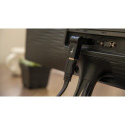 Adaptador con conector HDMI® macho a HDMI® hembra con ángulo ajustable